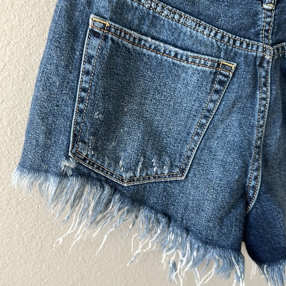 We The Free High Waisted Distressed Jean Shorts Size 27 - Picture 10 of 15